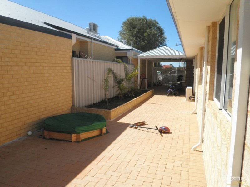 15 Seawind Drive, Rockingham WA 6168