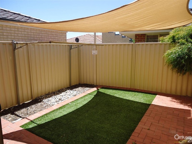71 Montoro Drive, Port Kennedy WA 6172