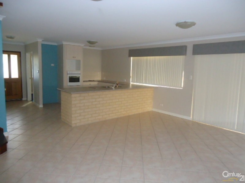 2/153  Penguin Road, Safety Bay WA 6169