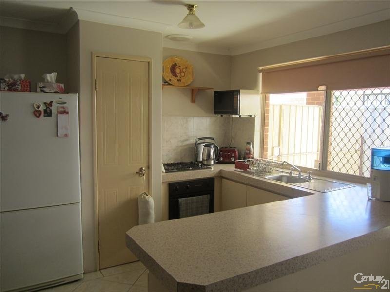 42 Mornington Boulevard, Waikiki WA 6169