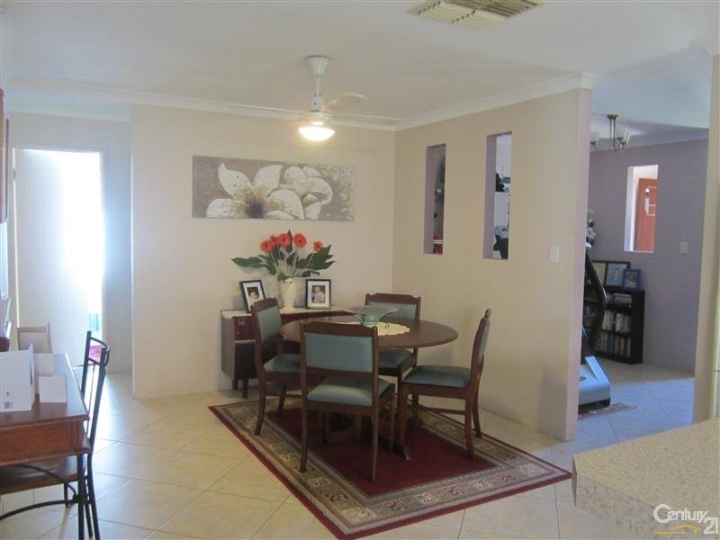 42 Mornington Boulevard, Waikiki WA 6169