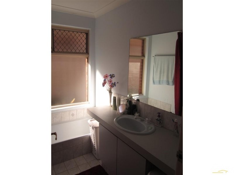 42 Mornington Boulevard, Waikiki WA 6169