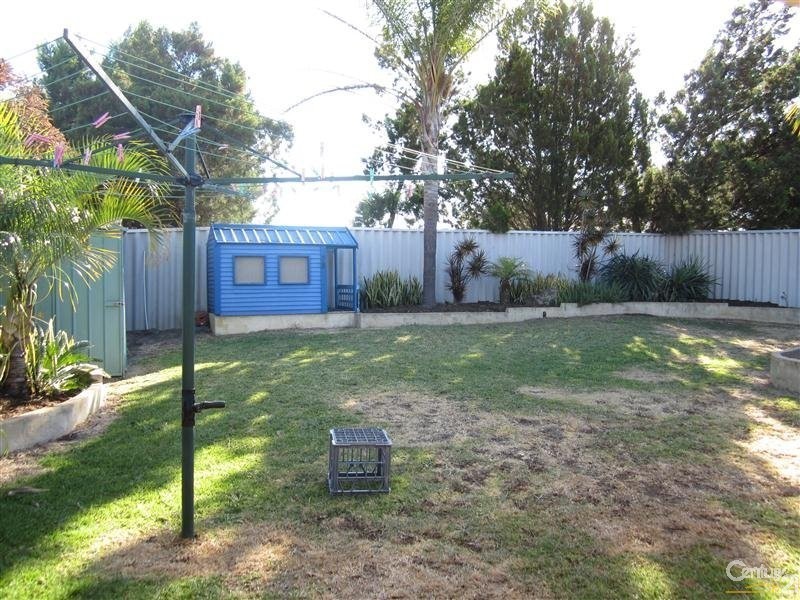 42 Mornington Boulevard, Waikiki WA 6169