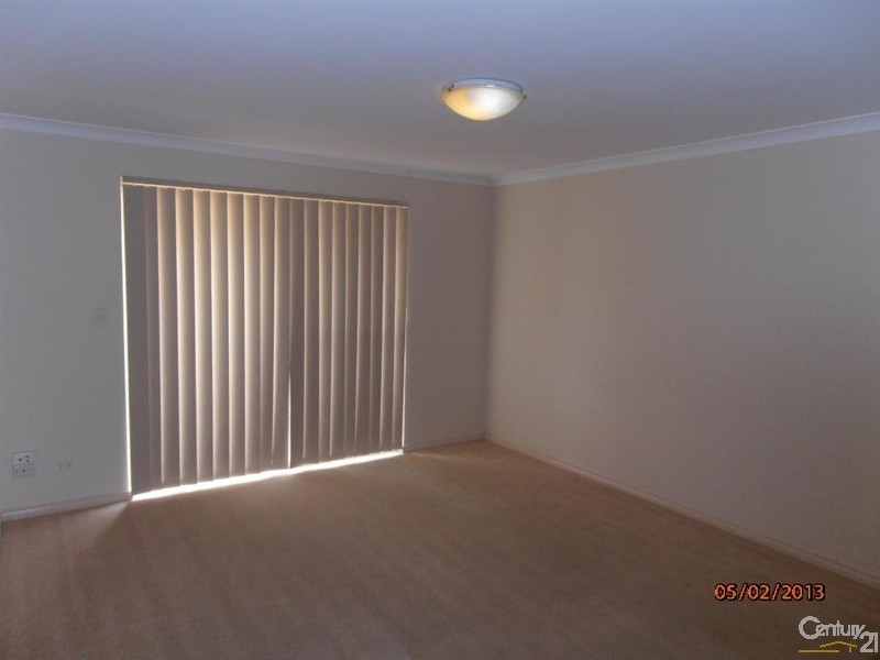 11 Riaza Parkway, Port Kennedy WA 6172