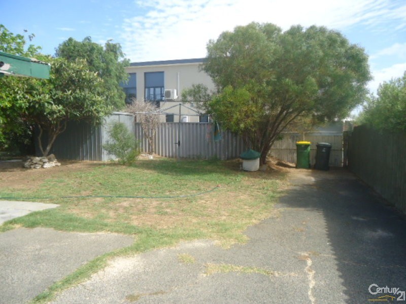 9B Bay View Street, Rockingham WA 6168