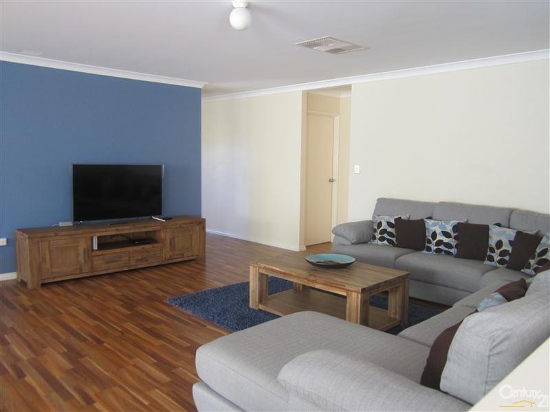 15 Merida Loop, Port Kennedy WA 6172