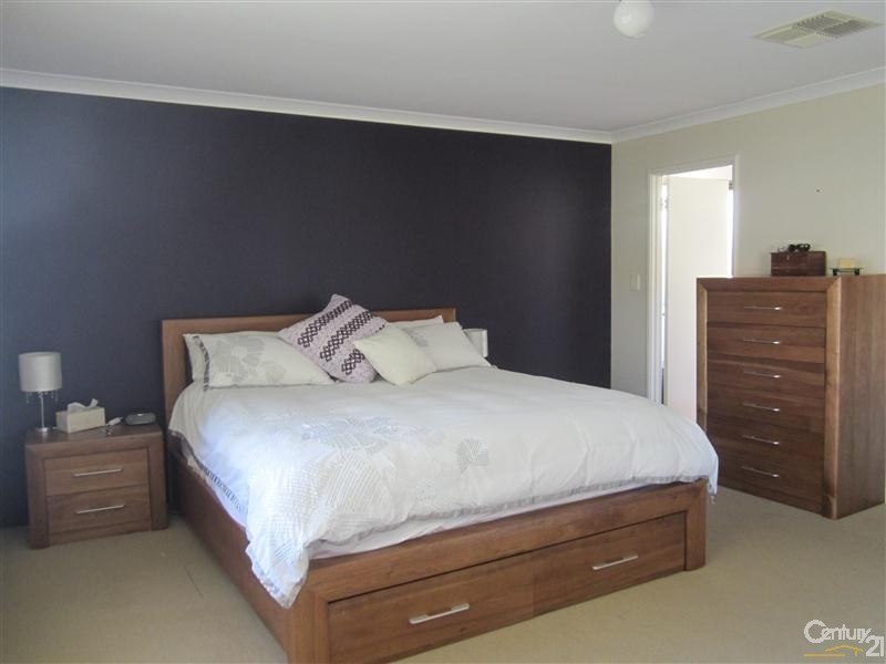 15 Merida Loop, Port Kennedy WA 6172