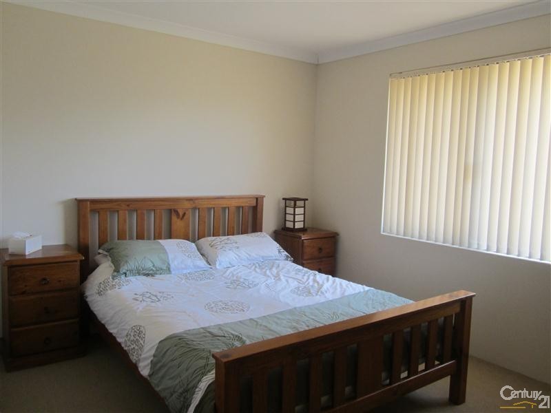 15 Merida Loop, Port Kennedy WA 6172