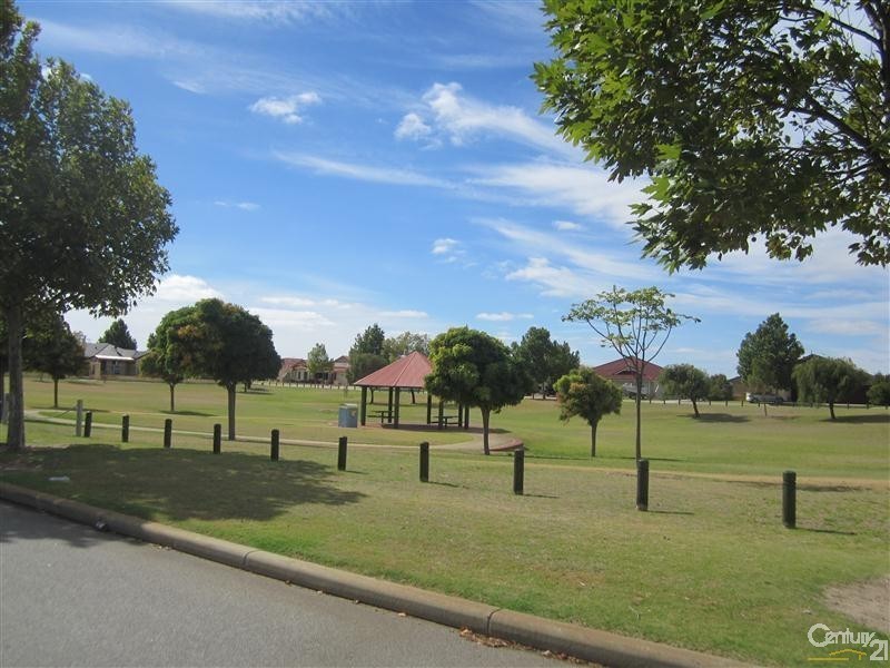 15 Merida Loop, Port Kennedy WA 6172