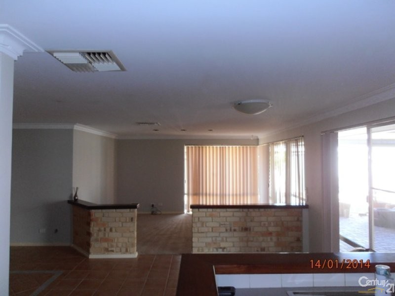 8 Howe Close, San Remo WA 6210