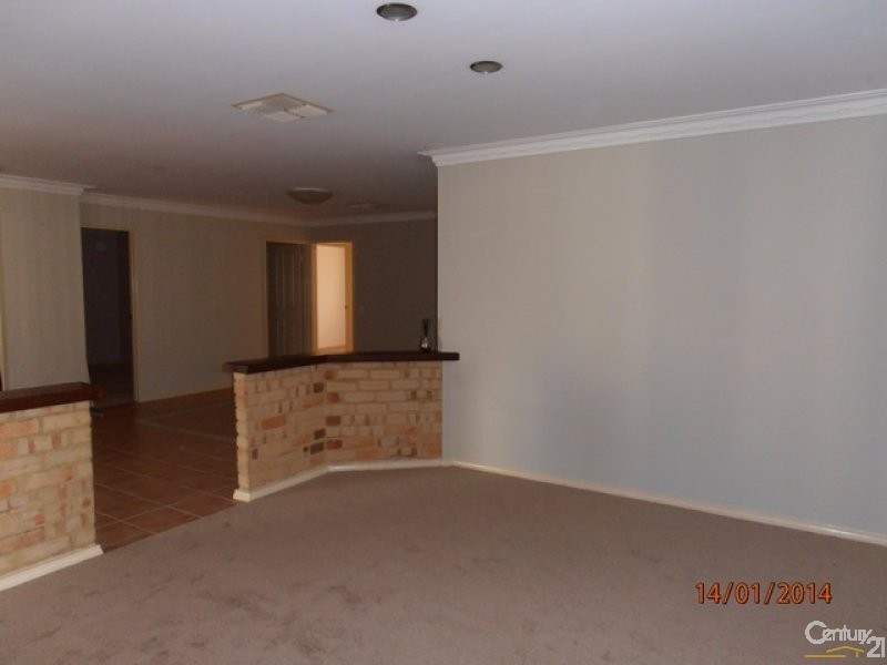 8 Howe Close, San Remo WA 6210