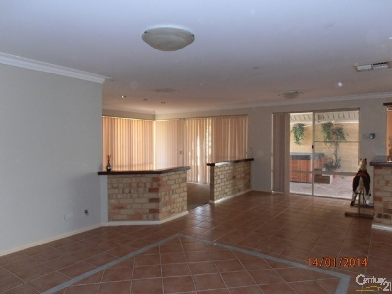 8 Howe Close, San Remo WA 6210