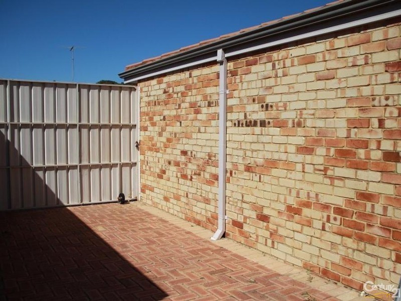 8 Howe Close, San Remo WA 6210