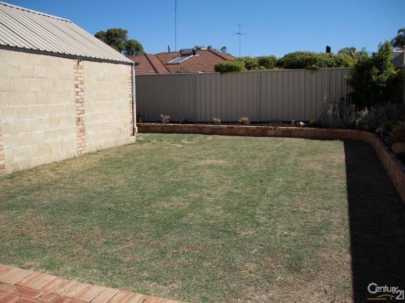 8 Howe Close, San Remo WA 6210