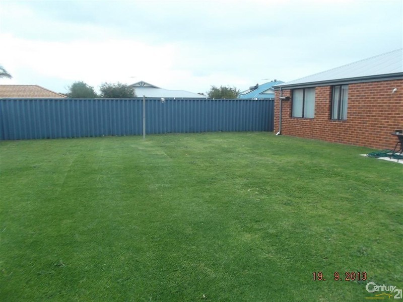 7 Seaspray Place, Waikiki WA 6169