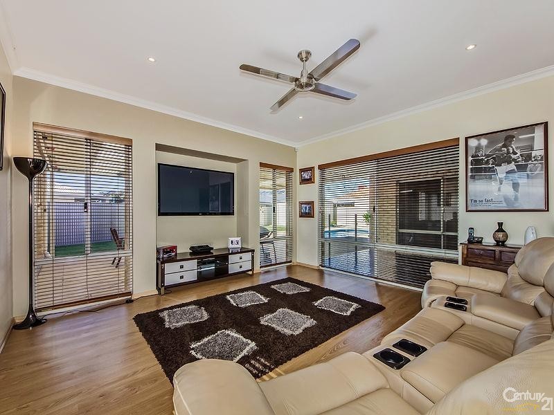 3 Mosedale Loop, Waikiki WA 6169