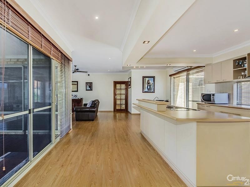 3 Mosedale Loop, Waikiki WA 6169