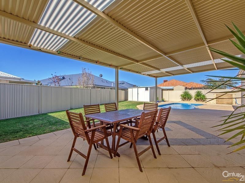 3 Mosedale Loop, Waikiki WA 6169