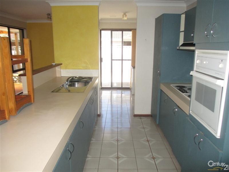 28 Malibu Road, Safety Bay WA 6169