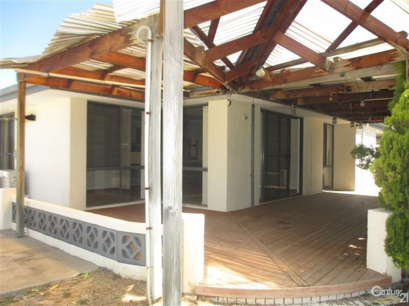 28 Malibu Road, Safety Bay WA 6169