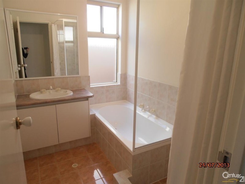 15/4 Marlo Place, Waikiki WA 6169