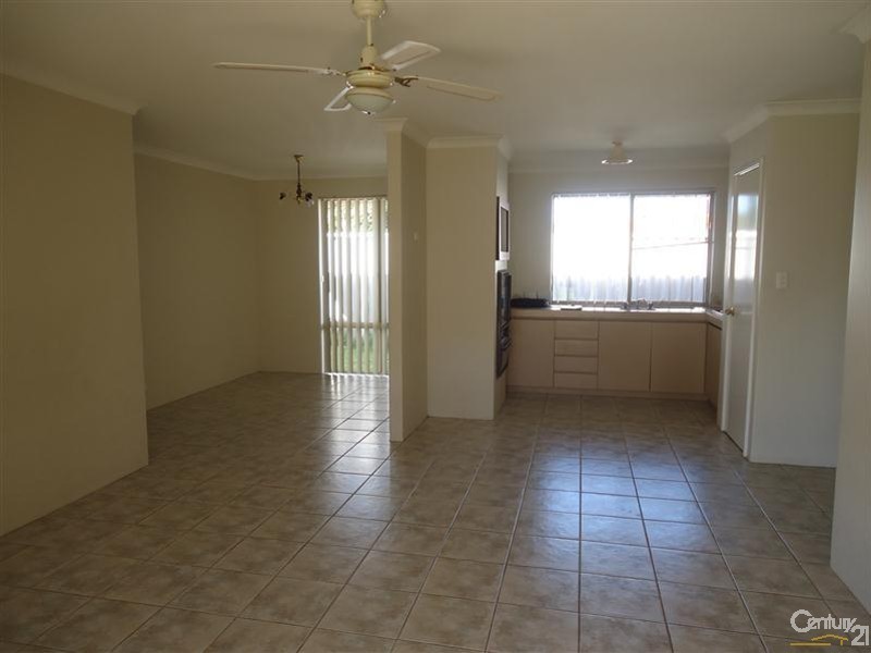 8 Wills Court, Cooloongup WA 6168