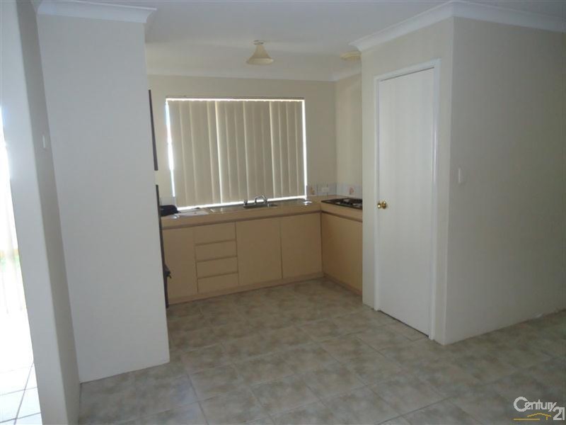 8 Wills Court, Cooloongup WA 6168
