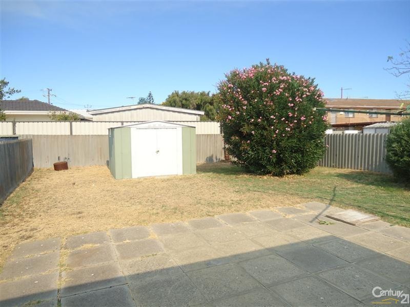 18A First Avenue, Shoalwater WA 6169