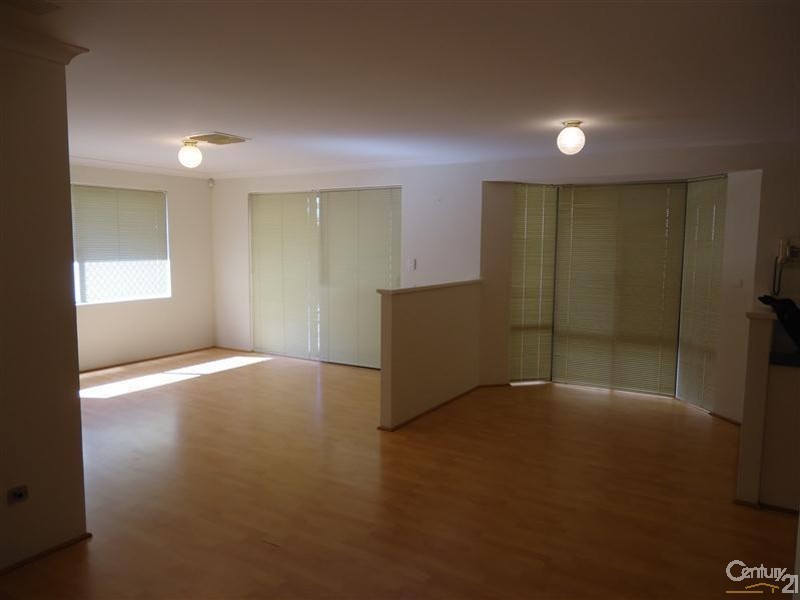 15 Dunlowe Loop, Warnbro WA 6169