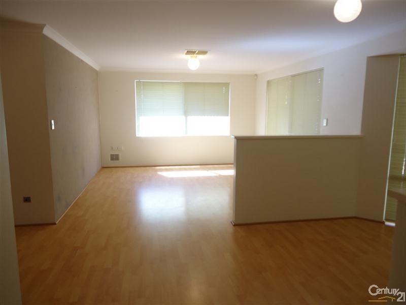 15 Dunlowe Loop, Warnbro WA 6169