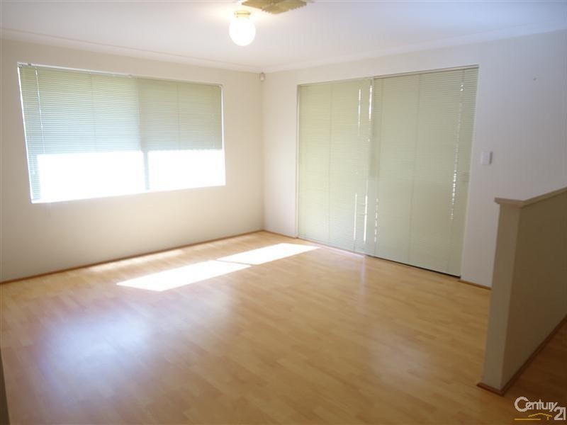 15 Dunlowe Loop, Warnbro WA 6169