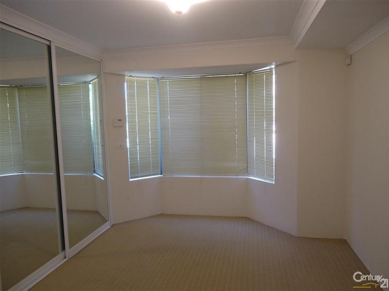 15 Dunlowe Loop, Warnbro WA 6169