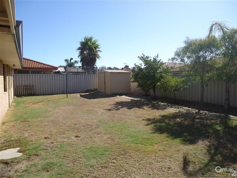 15 Dunlowe Loop, Warnbro WA 6169
