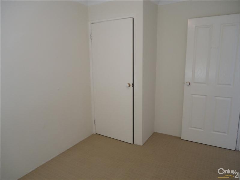 15 Dunlowe Loop, Warnbro WA 6169