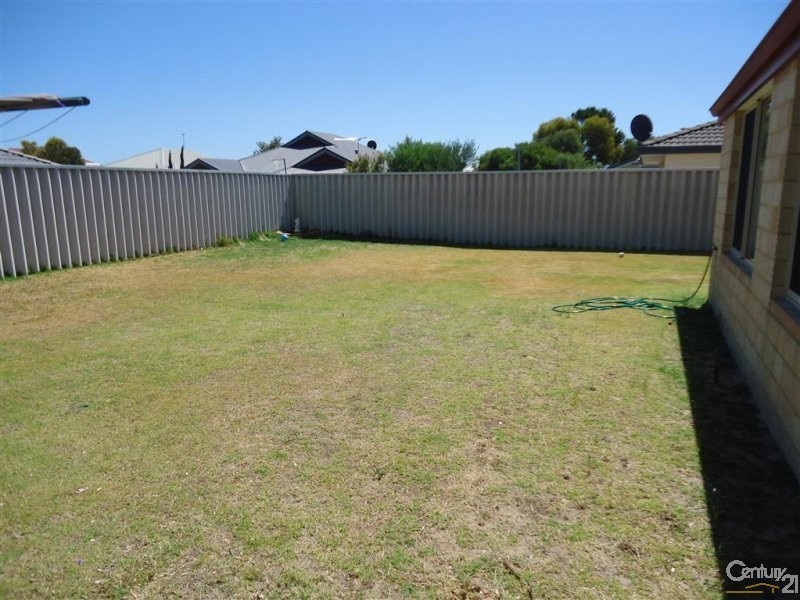 10 Carmana Lane, Warnbro WA 6169