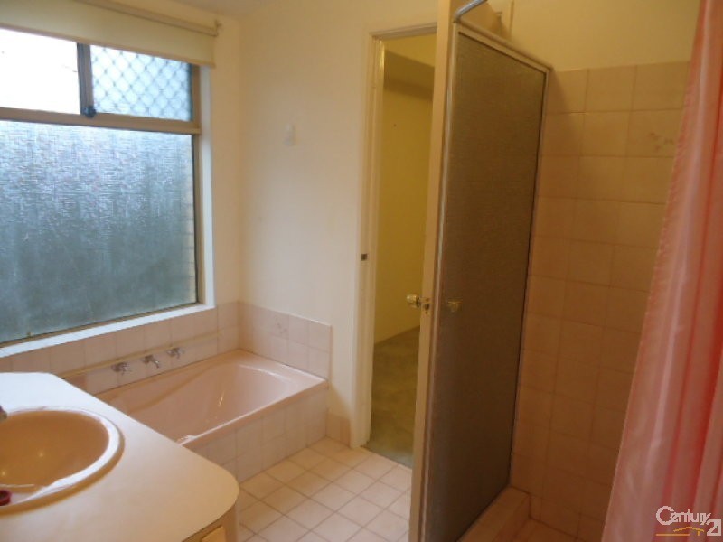 5 Shell Close, Cooloongup WA 6168