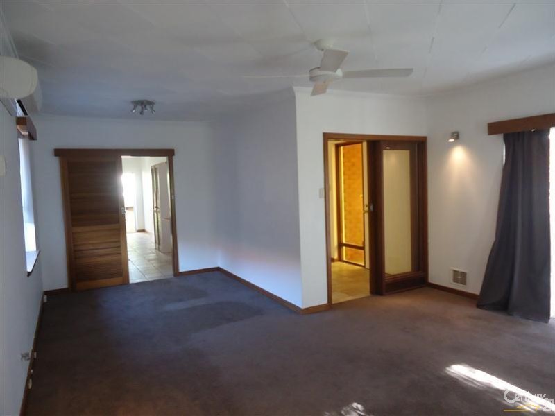 21 Waikiki Road, Safety Bay WA 6169