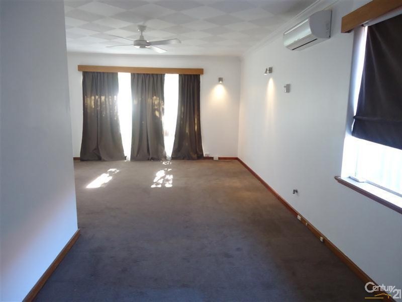 21 Waikiki Road, Safety Bay WA 6169