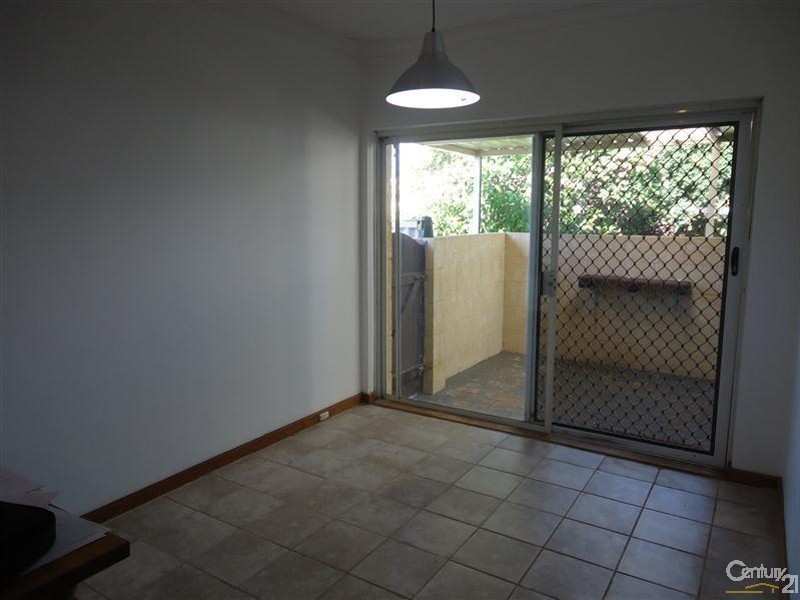 21 Waikiki Road, Safety Bay WA 6169