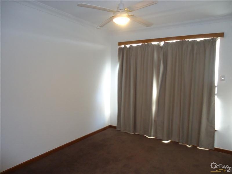 21 Waikiki Road, Safety Bay WA 6169