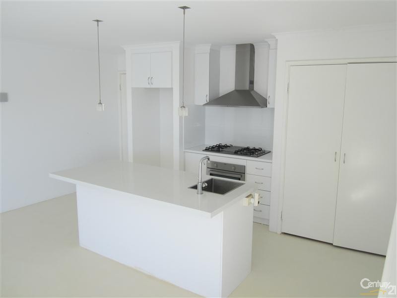 2 Valheru Avenue, Rockingham WA 6168