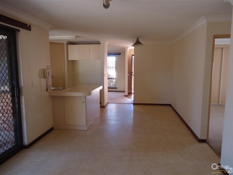 8 Madison Place, Cooloongup WA 6168