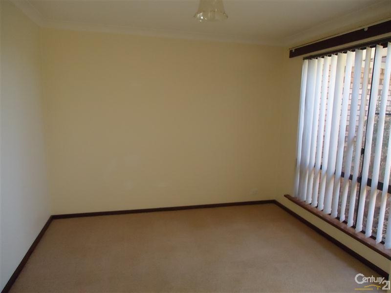 8 Madison Place, Cooloongup WA 6168