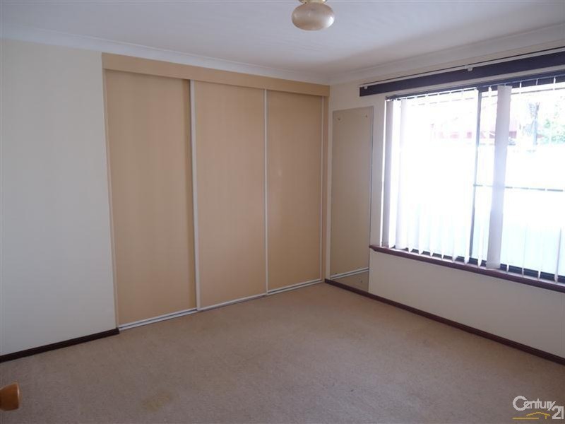 8 Madison Place, Cooloongup WA 6168