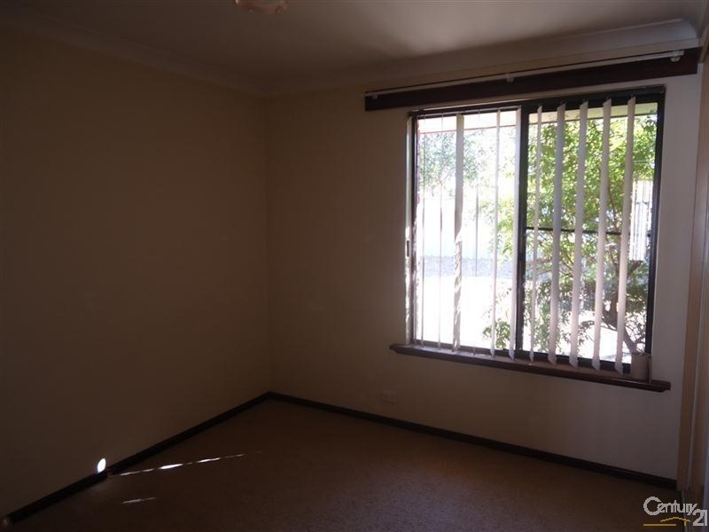 8 Madison Place, Cooloongup WA 6168