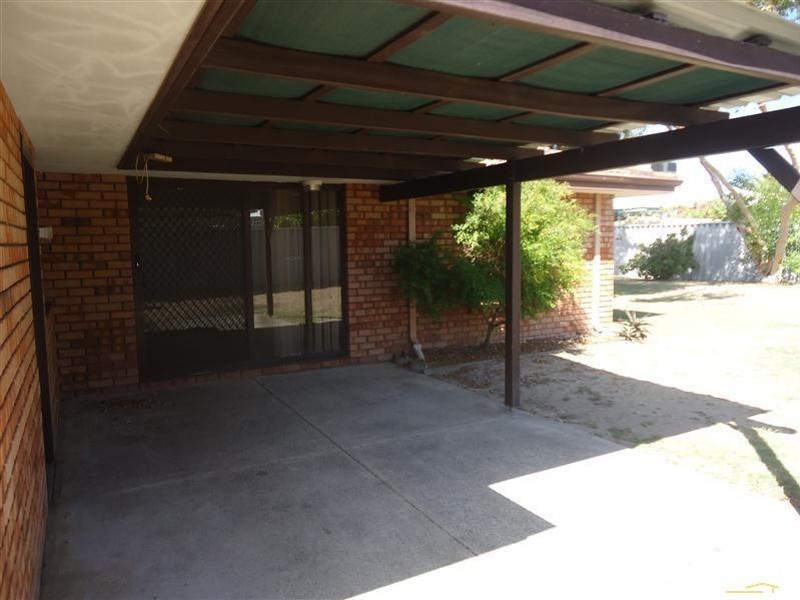 8 Madison Place, Cooloongup WA 6168