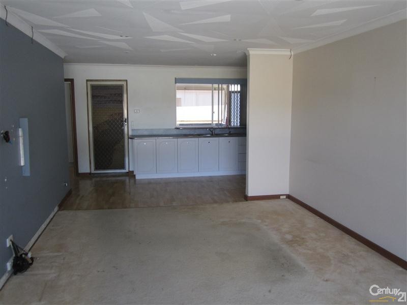 2/12 Parkin Street, Rockingham WA 6168