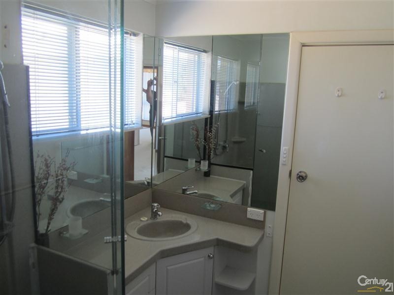 2/12 Parkin Street, Rockingham WA 6168