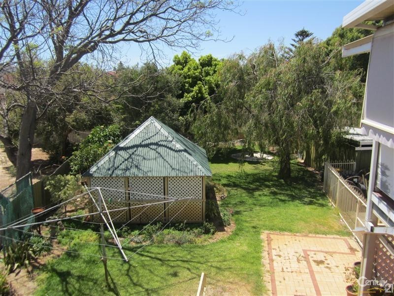 2/12 Parkin Street, Rockingham WA 6168