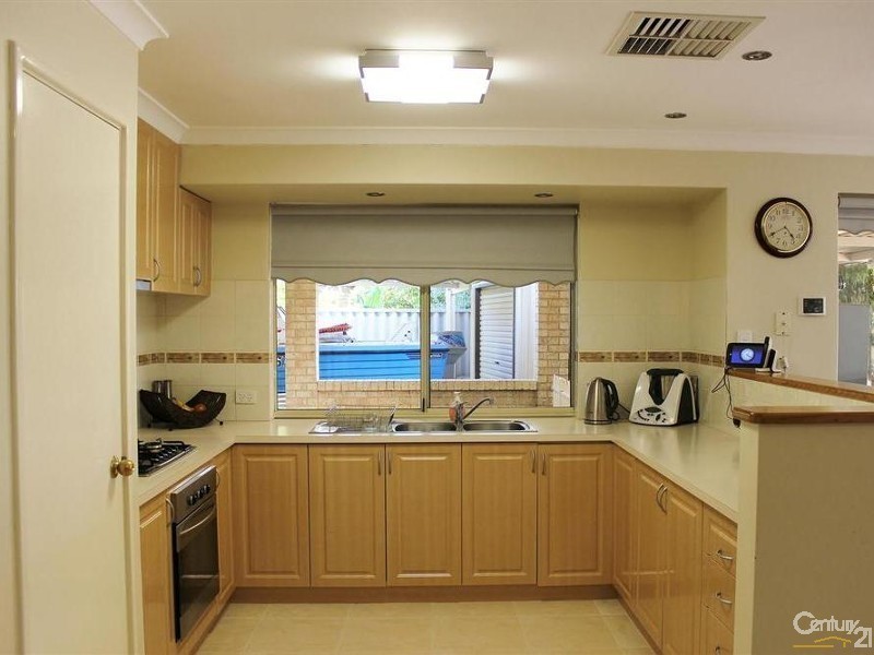 29 Kentia Close, Warnbro WA 6169